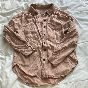 Universal Thread Casual Button-Up in Soft Tan